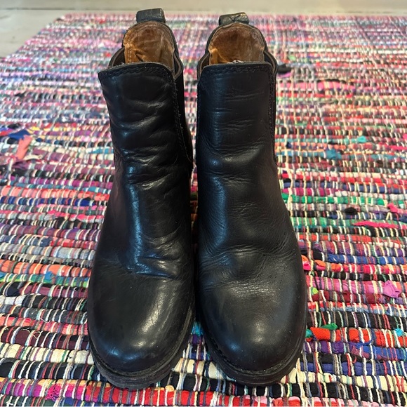 Frye Leather Boots 7 - Picture 2 of 5